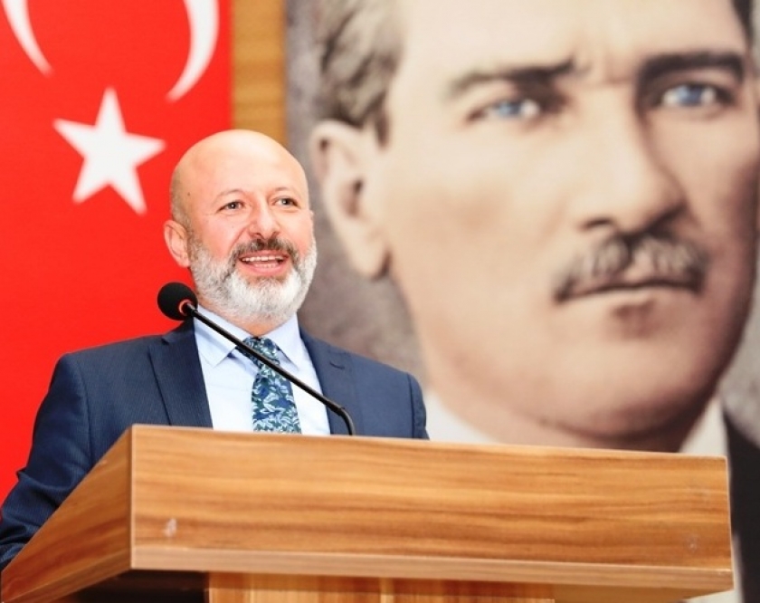BAŞKAN ÇOLAKBAYRAKDAR, SOSYAL BELEDİYECİLİK HİZMETLERİYLE GÖNÜLLERE DOKUNUYOR
