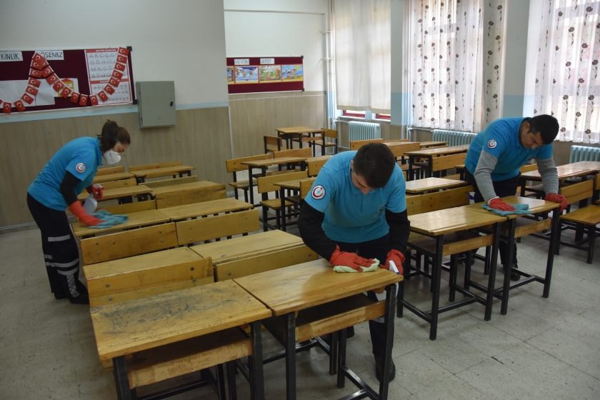 KOCASİNAN’DAKİ OKULLARDA ÖĞRENCİLER SAĞLIKLA BÜYÜYOR