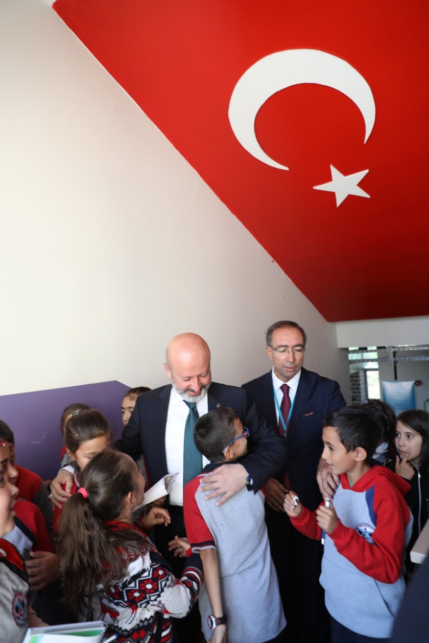 BAŞKAN ÇOLAKBAYRAKDAR, “ÇOCUKLARA DAHA GÜZEL YAŞAM ALANLARI İNŞA EDİYORUZ”