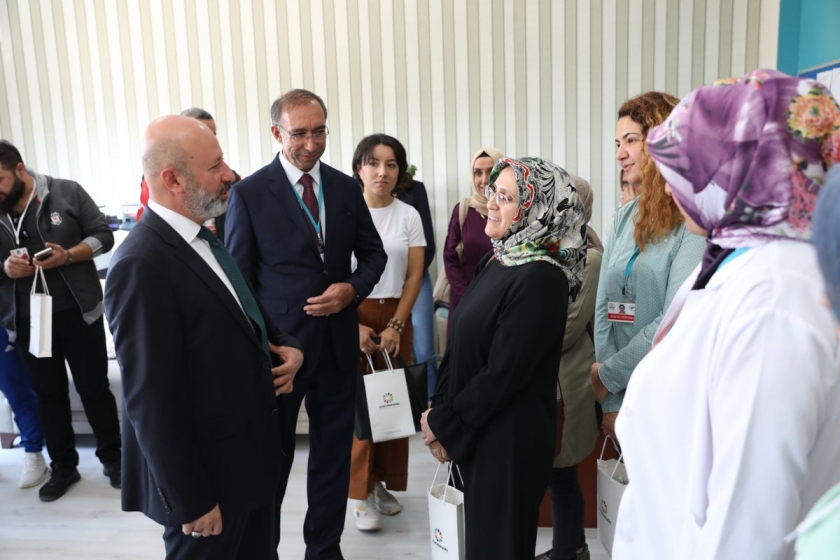 BAŞKAN ÇOLAKBAYRAKDAR, “ÇOCUKLARA DAHA GÜZEL YAŞAM ALANLARI İNŞA EDİYORUZ”