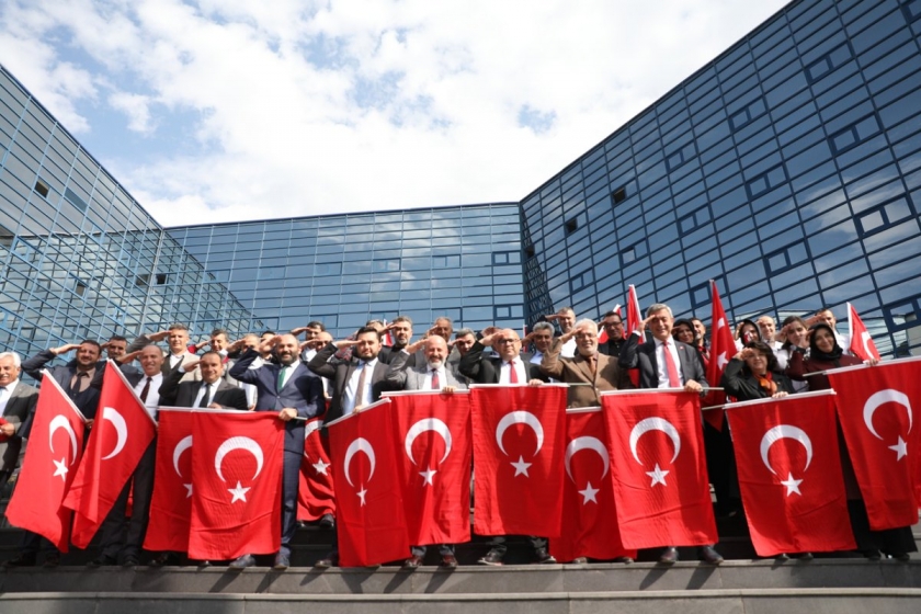 KOCASİNAN BELEDİYE MECLİSİ, TEK YÜREK