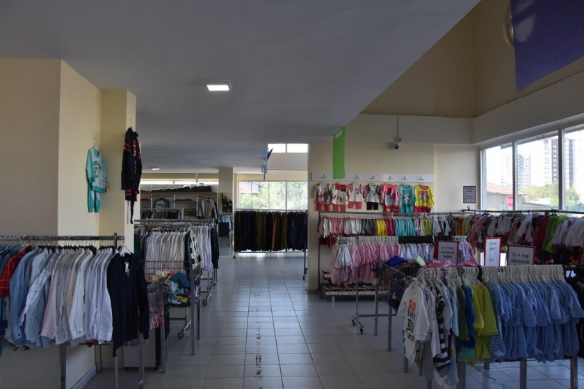 BAŞKAN ÇOLAKBAYRAKDAR, “SOSYAL MARKET İLE DEVLETİN ŞEFKAT ELİNİ YANSITIYORUZ”