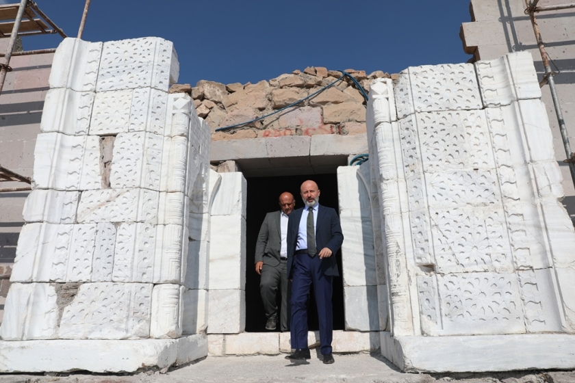 BAŞKAN ÇOLAKBAYRAKDAR, “TARİHİ YAPILARI, DAHA İŞLEVSEL HALE GETİRİYORUZ”
