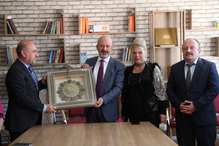BAŞKAN ÇOLAKBAYRAKDAR, “DAHA DONANIMLI NESİLLERİN YETİŞMESİ İÇİN ÇALIŞIYORUZ”
