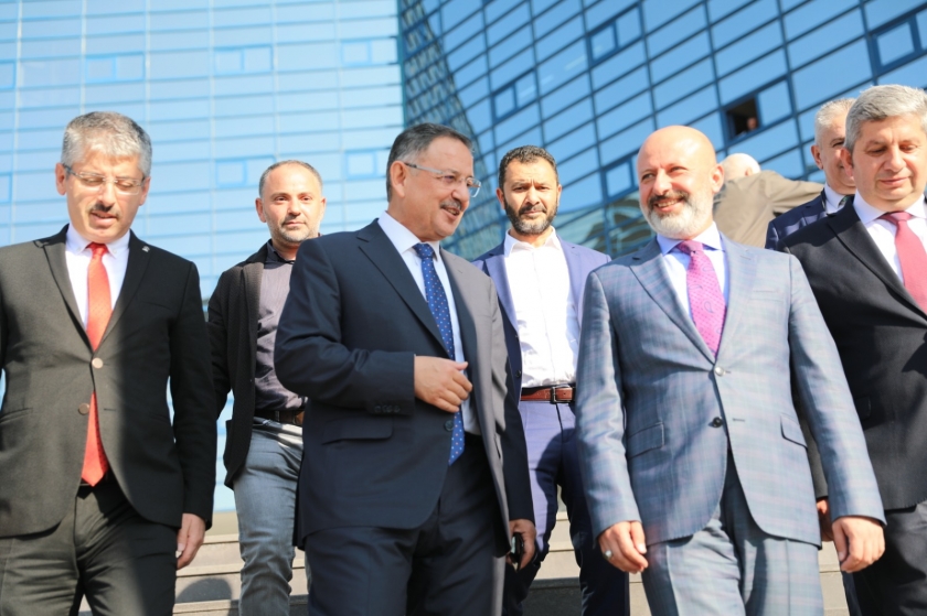 BAKAN ÖZHASEKİ’DEN BAŞKAN ÇOLAKBAYRAKDAR’A TAM DESTEK