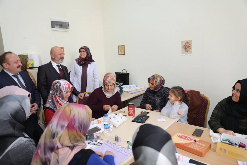 BAŞKAN ÇOLAKBAYRAKDAR, “KURSLARIMIZLA, AİLE EKONOMİSİNE VE İSTİHDAMA KATKI SAĞLIYORUZ”