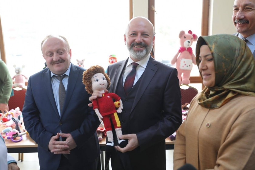 BAŞKAN ÇOLAKBAYRAKDAR, “KURSLARIMIZLA, AİLE EKONOMİSİNE VE İSTİHDAMA KATKI SAĞLIYORUZ”