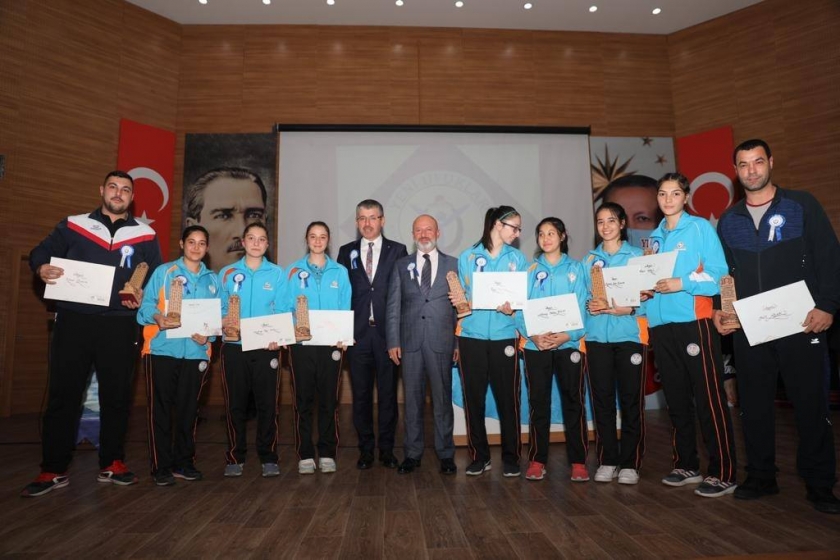 KOCASİNAN’IN GURURU MİLLİ SPORCULARI, TÜM SPOR ÖDÜLLERİNE AMBARGO KOYDU