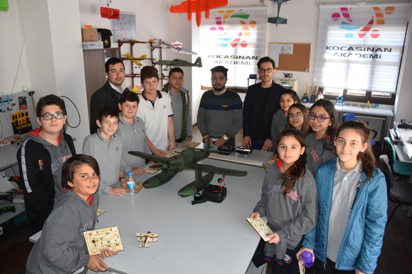 KOCASİNANLI ÇOCUKLARIN UFKUNU AÇAN GENÇLİK MERKEZİ İLE HAYALLER GERÇEK OLUYOR