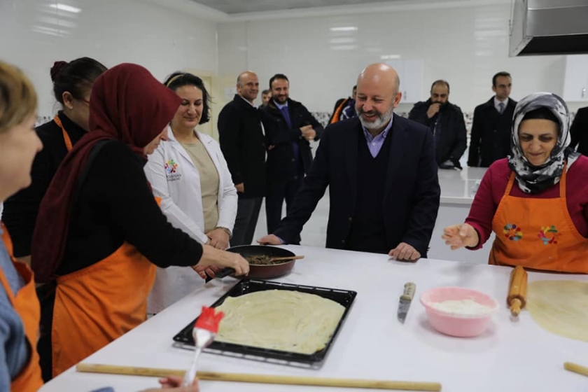 BAŞKAN ÇOLAKBAYRAKDAR’DAN HİZMET ATAĞI
