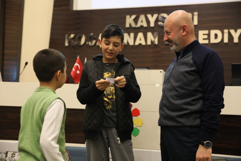 BAŞKAN ÇOLAKBAYRAKDAR, “KOCASİNAN’IN KENTSEL DÖNÜŞÜM PROJELERİ MUTLULUĞA DÖNÜŞÜYOR”