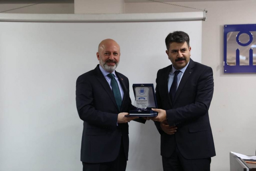 BAŞKAN ÇOLAKBAYRAKDAR’A MESLEKTE 25.YIL ONUR ÖDÜLÜ