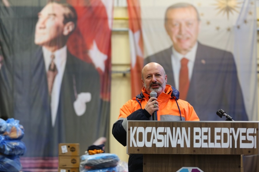 BAŞKAN ÇOLAKBAYRAKDAR, DAHA KALİTELİ HİZMET İÇİN İŞÇİLERE KIŞLIK KIYAFET DAĞITTI