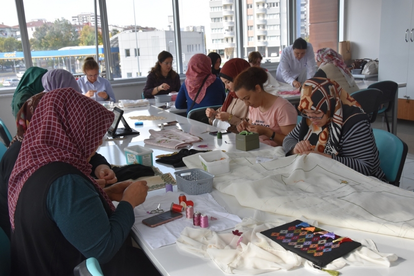 KOCASİNAN BELEDİYESİ, 86 BRANŞTA 33 BİN 289 KİŞİYE EĞİTİM VERDİ