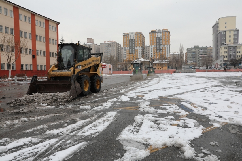 KOCASİNAN’DA TÜM OKULLAR TEMİZLENİP, DEZENFEKTE EDİLDİ