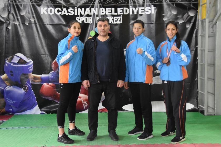 KOCASİNAN’IN BOKS SPORCUSU HİKMET GÜL TÜRKMEN TÜRKİYE ŞAMPİYONU OLDU