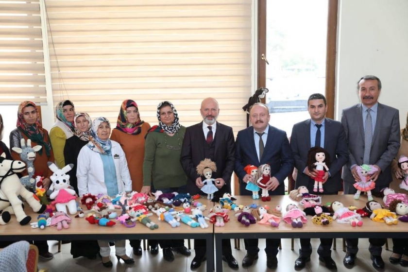 KOCASİNAN’IN KURSLARI İSTİHDAMA VE AİLE EKONOMİSİNE KATKI SAĞLIYOR