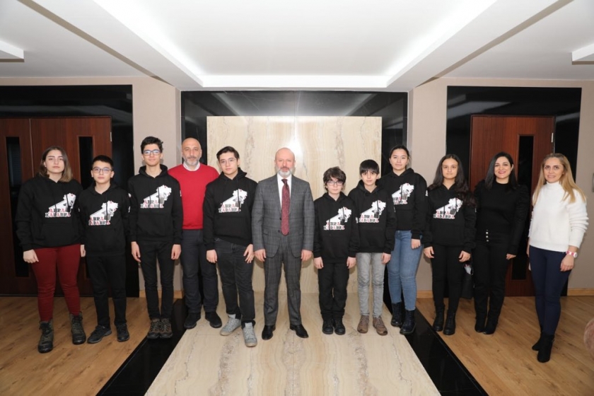 BAŞKAN ÇOLAKBAYRAKDAR, “İNSAN ODAKLI TEKNOLOJİK ŞEHİRLER İNŞA EDİLMELİ”
