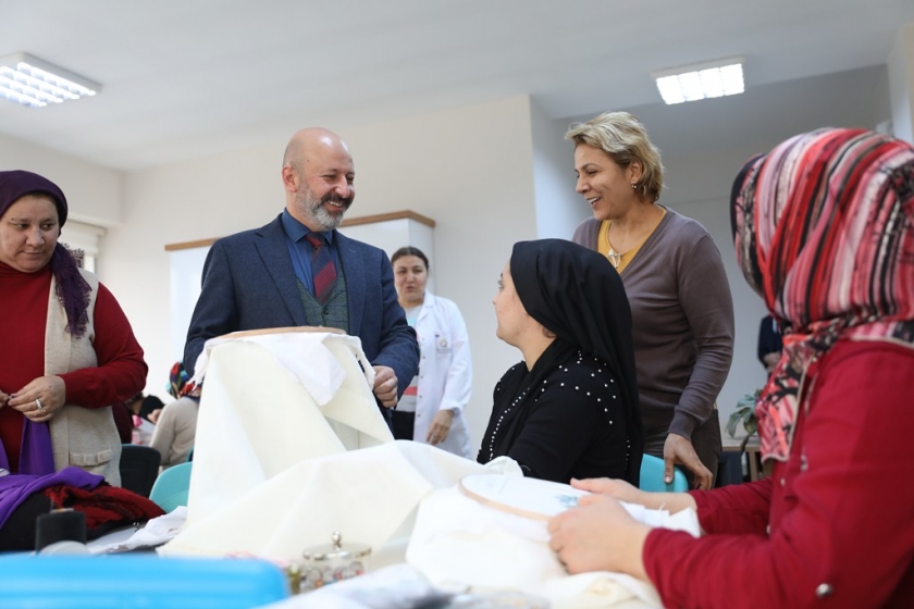 BAŞKAN ÇOLAKBAYRAKDAR, “PROJELERİMİZDE KADINLARA HER ZAMAN POZİTİF AYRIMCILIK YAPIYORUZ”