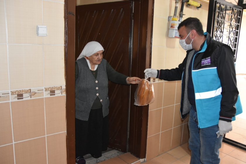 KOCASİNAN BELEDİYESİ’NDEN YAŞLILARA ŞEFKAT ELİ