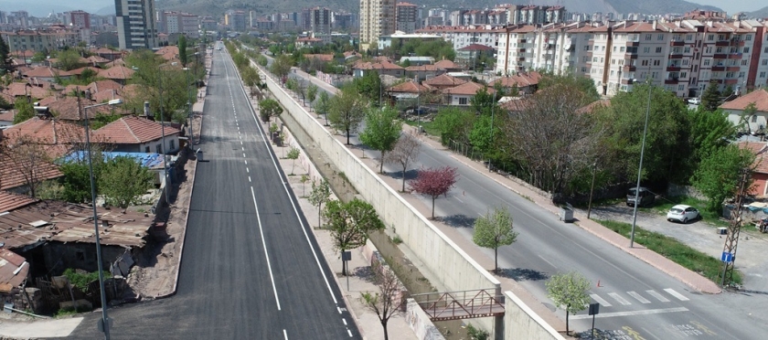 KOCASİNAN, BULVARLARI BİRBİRİNE BAĞLAYAN ÇINARCIK CADDESİ’Nİ YENİLEDİ