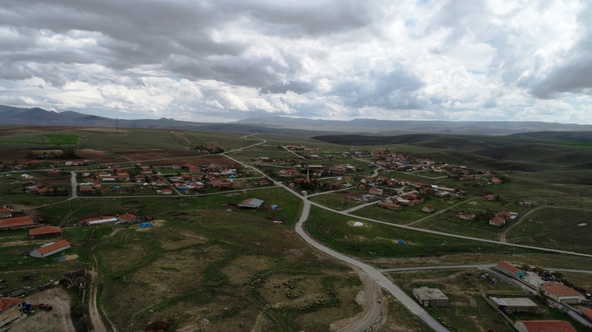 MAVİ İLE YEŞİLİN BULUŞTUĞU KOCASİNAN, DOĞAL GÜZELLİKLERİYLE BÜYÜLÜYOR