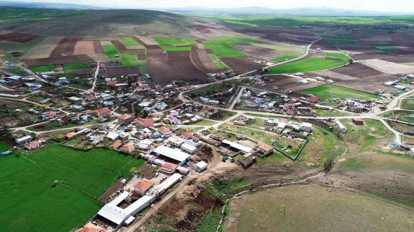 MAVİ İLE YEŞİLİN BULUŞTUĞU KOCASİNAN, DOĞAL GÜZELLİKLERİYLE BÜYÜLÜYOR