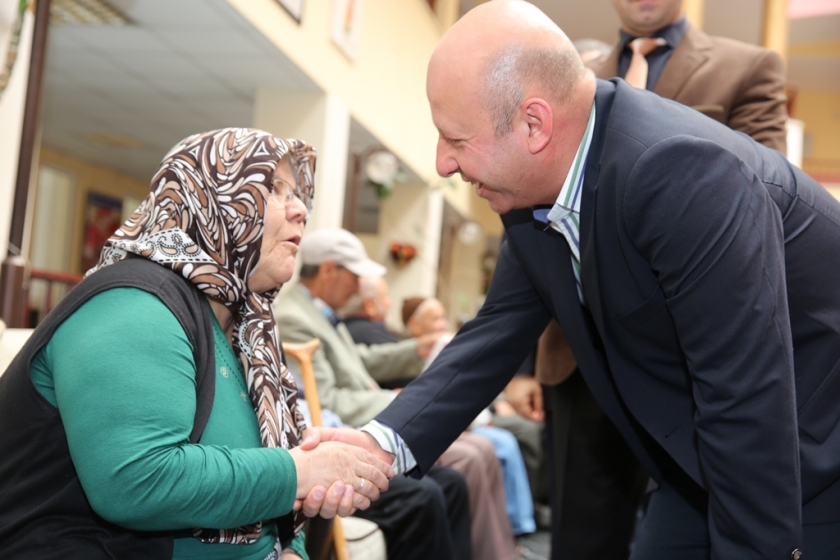 BAŞKAN ÇOLAKBAYRAKDAR YAŞLILARIN HAYIR DUASINI ALDI