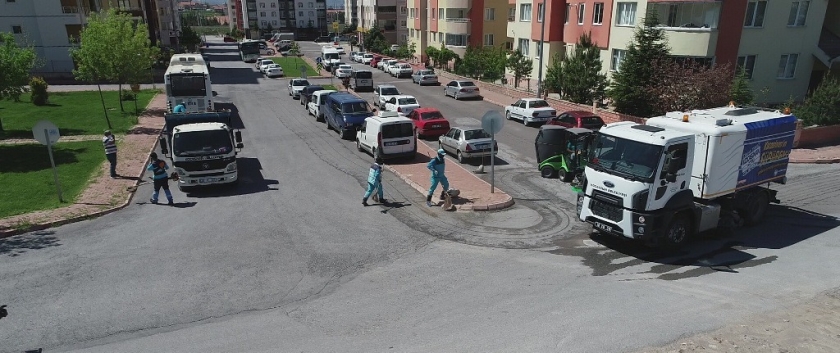 DAHA TEMİZ ÇEVRE İÇİN KOCASİNAN’ DA BAHAR TEMİZLİĞİ DEVAM EDİYOR