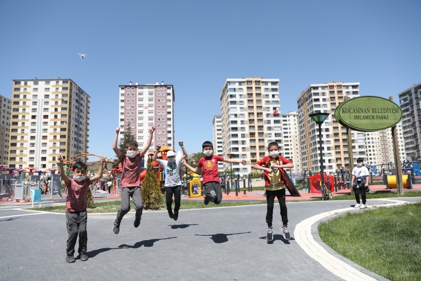 KOCASİNANLI ÇOCUKLAR, DAHA SAĞLIKLI VE GÜVENLİ PARKLARDA VAKİT GEÇİRDİ