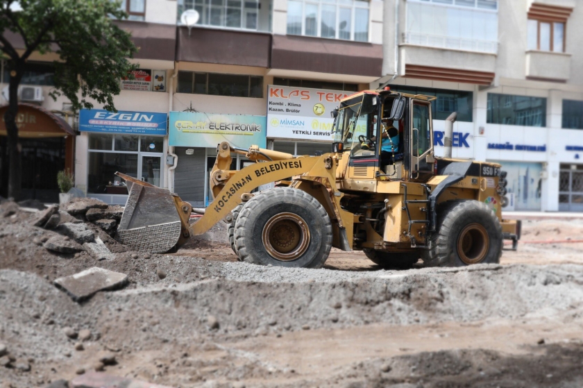 BAŞKAN ÇOLAKBAYRAKDAR, “YOLLARI, ALT YAPISIYLA BİRLİKTE MODERN BİÇİMDE YENİLİYORUZ”