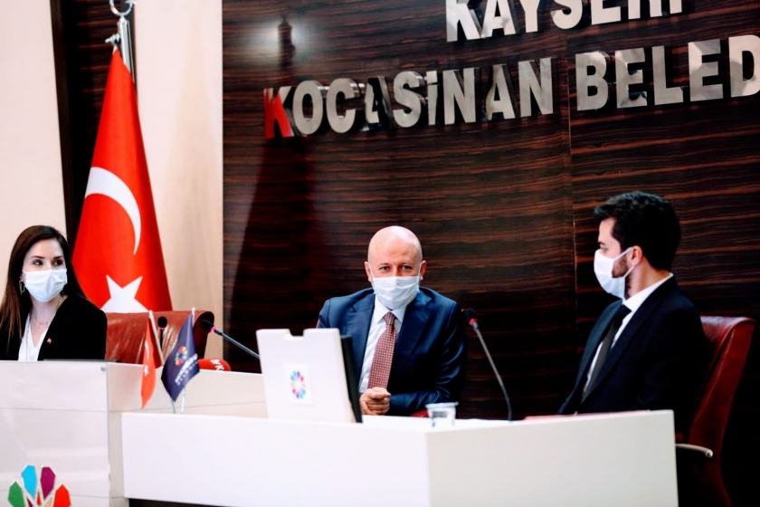 KOCASİNAN BELEDİYE MECLİSİ,  SOSYAL MESAFE KURALINA UYGUN OLARAK TOPLANDI