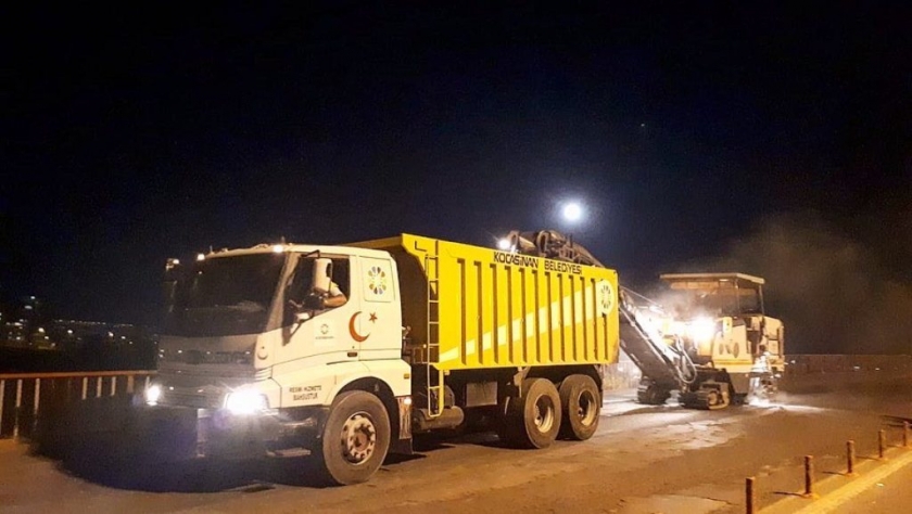 KOCASİNAN’DA YENİLENEN IHLAMUR KÖPRÜSÜ İÇİN 24 SAAT ÇALIŞMA