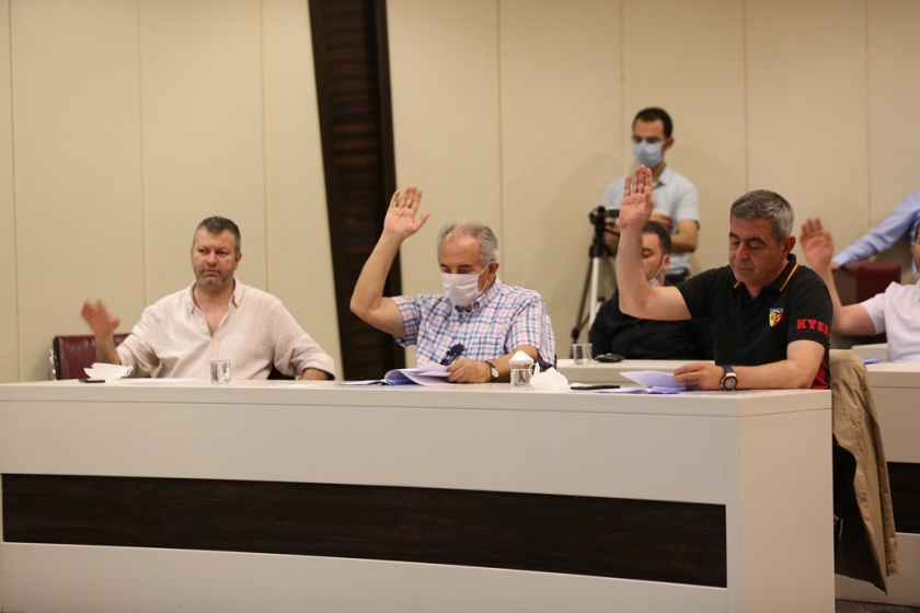 KOCASİNAN BELEDİYE MECLİSİ’NDEN KAYSERİSPOR’A HEP DESTEK TAM DESTEK
