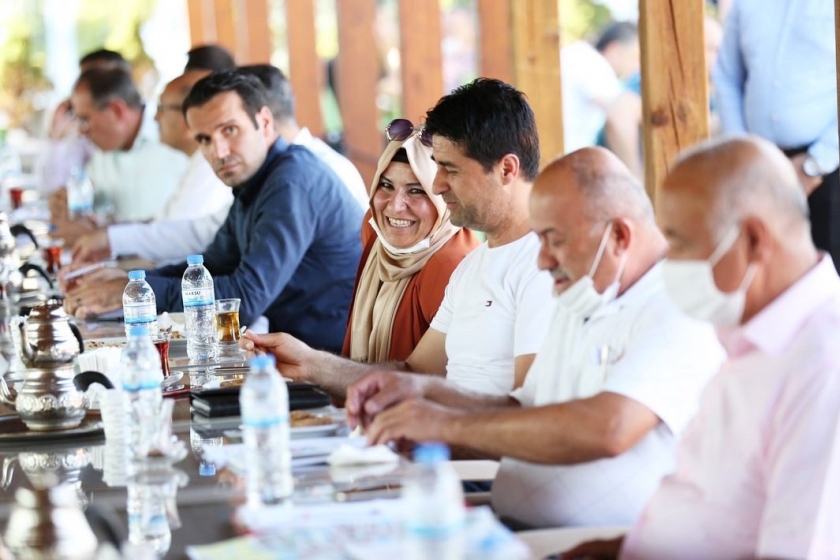 KOCASİNANLI MUHTARLARDAN BAŞKAN ÇOLAKBAYRAKDAR’A HİZMET TEŞEKKÜRÜ