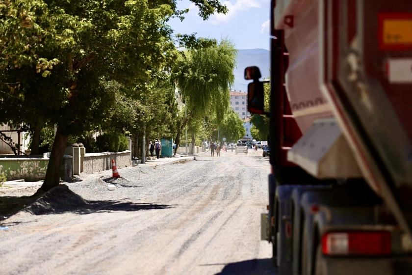 BAŞKAN ÇOLAKBAYRAKDAR, “KOCASİNAN İÇİN KONFORLU VE KALICI HİZMETLER YAPIYORUZ”