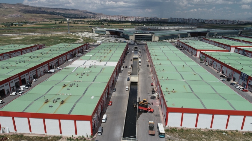 KOCASİNAN’DA KANALLAR DÜZENLİ OLARAK TEMİZLENİYOR