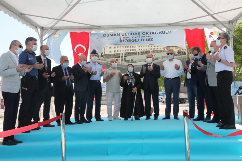 KOCASİNAN’DA 24 DERSLİKLİ ORTAOKUL VE 8 DERSLİKLİ ANAOKULUN TEMELİ ATILDI