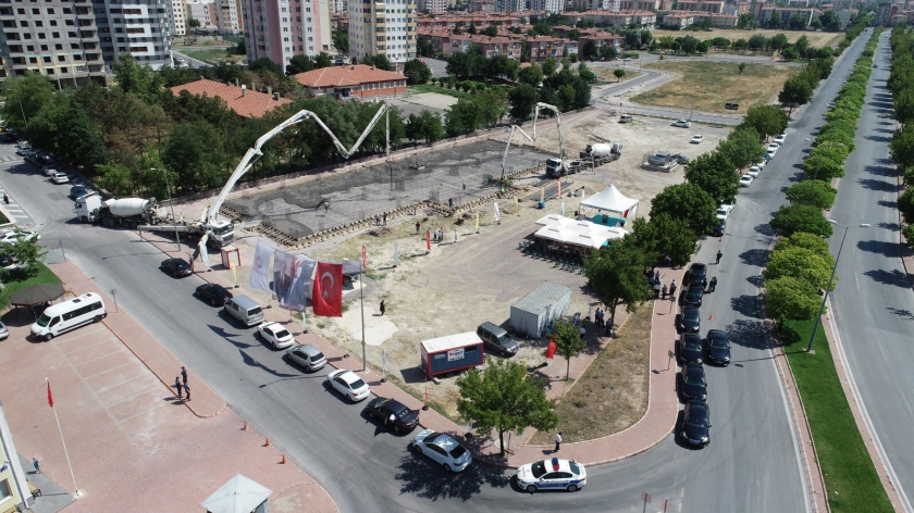 KOCASİNAN’DA 24 DERSLİKLİ ORTAOKUL VE 8 DERSLİKLİ ANAOKULUN TEMELİ ATILDI