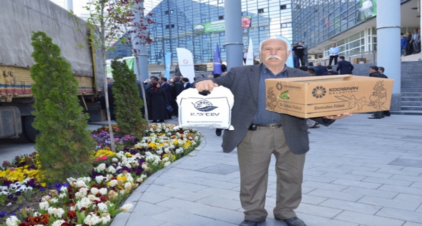 Başkan Çolakbayrakdar," ORGANİK DOMATES FİDESİ DAĞITACAĞIZ”