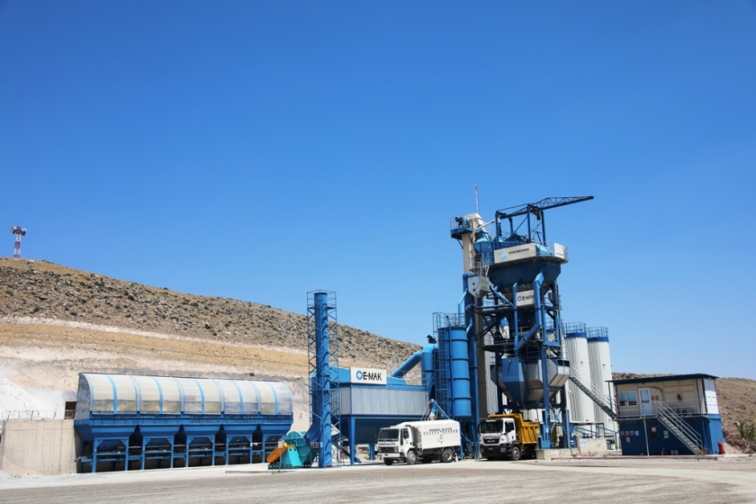 BAŞKAN ÇOLAKBAYRAKDAR, KAYSERİ’NİN EN YÜKSEK KAPASİTEYE SAHİP ASFALT PLENTİNİ İNCELEDİ