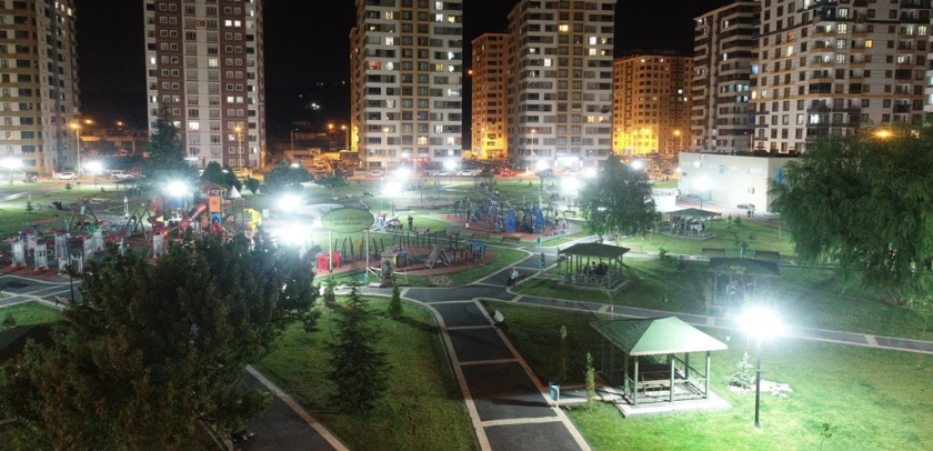 KOCASİNAN’IN ESTETİK GÖRÜNÜMLÜ PARKLARI, GÖRSEL ŞÖLEN SUNUYOR