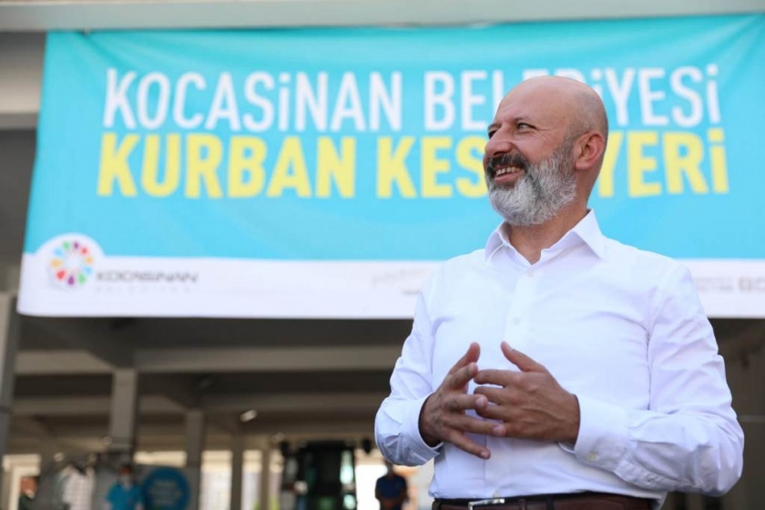 BAŞKAN ÇOLAKBAYRAKDAR, KURBAN KESİM YERİNDE