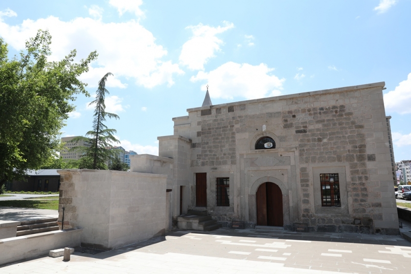 KOCASİNAN BELEDİYESİ, 2 ASIRLIK TARİHİ CAMİYİ RESTORE ETTİ