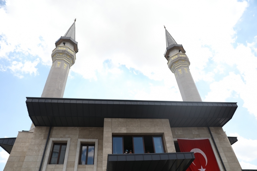 KOCASİNAN’DA HACI MEHMET ÇOLAKBAYRAKDAR CAMİİ İBADETE AÇILDI