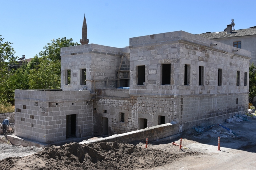 KOCASİNAN BELEDİYESİ, 2 ASIRLIK JANDARMA KONAĞINI RESTORE EDİYOR