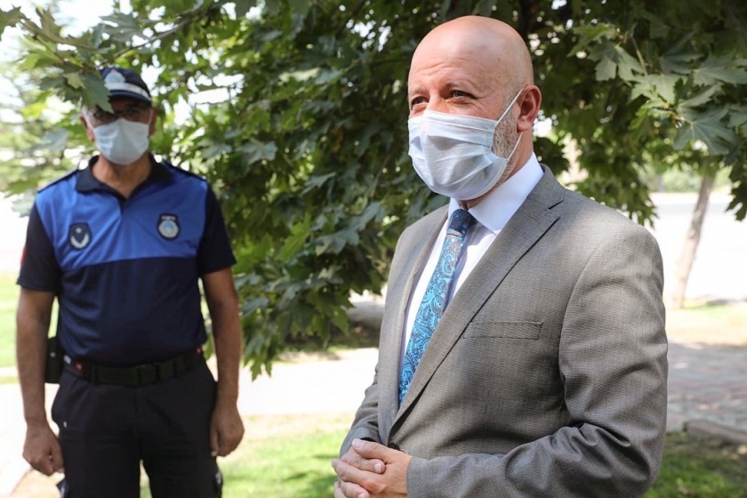 BAŞKAN ÇOLAKBAYRAKDAR, “ZABITA EKİPLERİMİZLE VATANDAŞLARA SAĞLIKLI BİR ORTAM SUNUYORUZ”