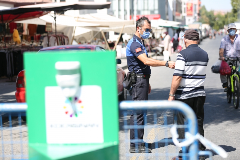 KOCASİNAN’IN PAZAR YERLERİNDE TÜM ÖNLEMLER EN ÜST SEVİYEDE