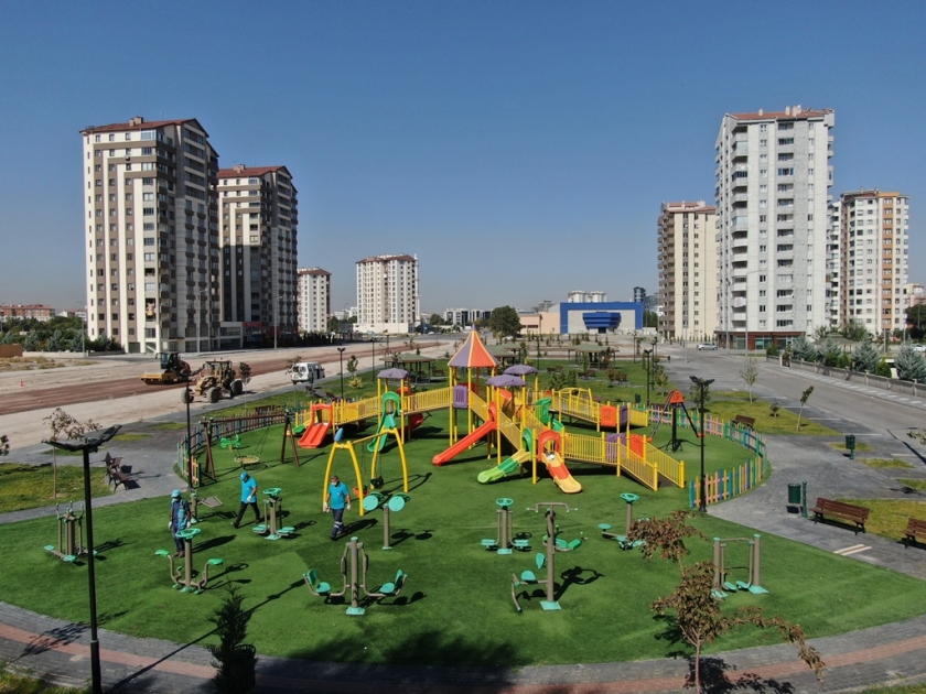 KOCASİNAN’IN PARKLARINDA KORONAVİRÜS ÖNLEMİ
