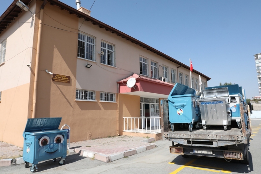 KOCASİNAN’IN ÇÖP KONTEYNERLERİNE ESTETİK DOKUNUŞLAR